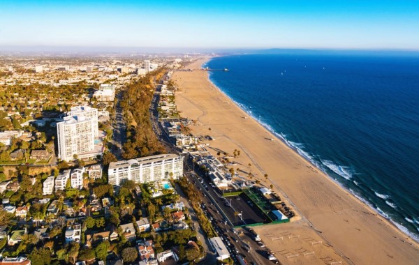 加州洛杉矶买房市场风向：为何70%的赴美购房者都会选择加州房产？